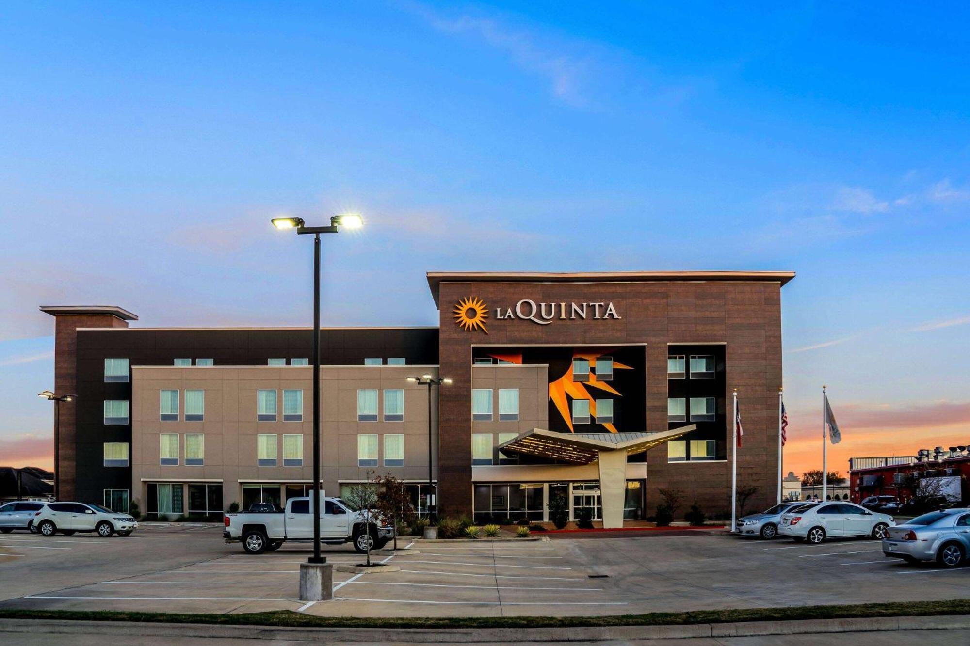 Hotel La Quinta By Wyndham Houston 3*
